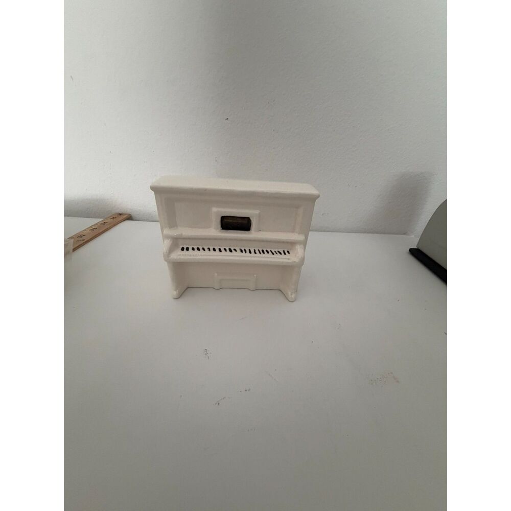 Vtg white ceramic upright piano music box